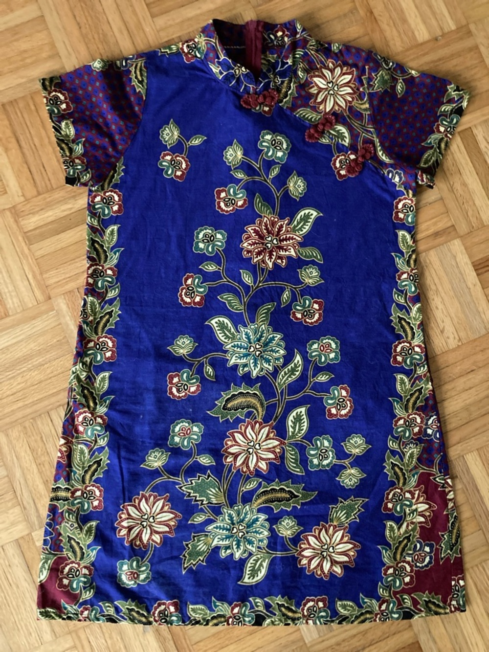 Blue Floral Short-Sleeve Blouse dress with pockets very good